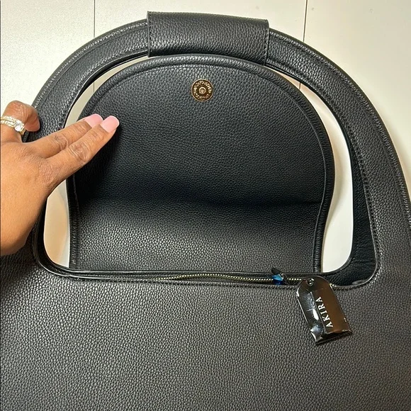 AKIRA Oversized Black Bag - Picture 6 of 6